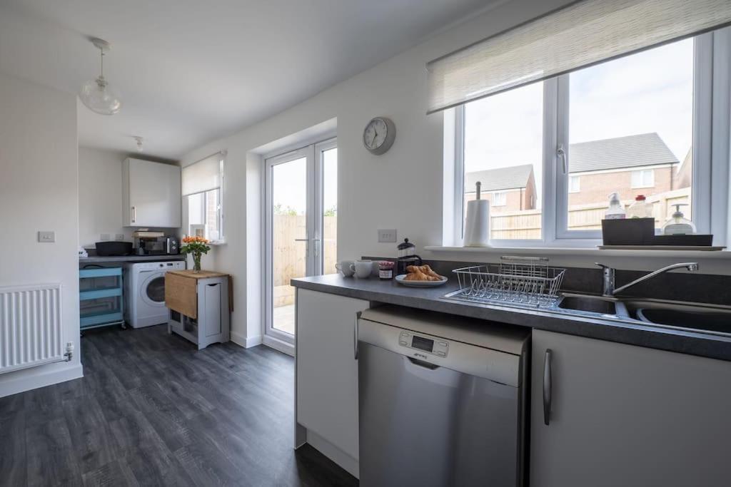 Coity Cosy 3 Bed Near Beaches, Cardiff & Brecon Beacons מראה חיצוני תמונה